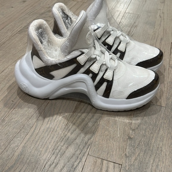 Louis Vuitton Archlight Sneaker - Picture 2 of 10